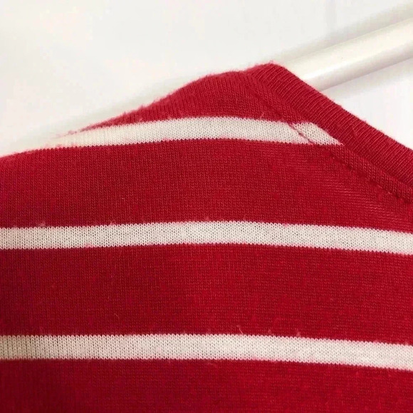 Tahari Long Sleeved Shirt Red & White Striped  Size Medium - Picture 11 of 16